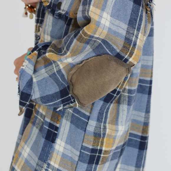 POL Oversized Plaid Shacket w/ Hoodie - Picture 4 of 6